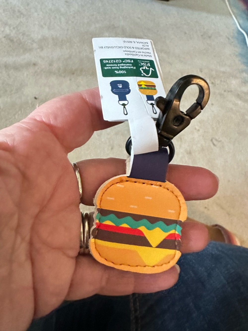 ALDI Gear burger   Keychain
Quarter Holder